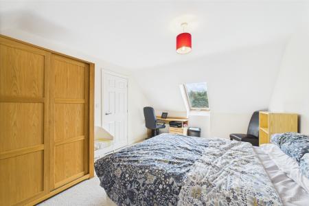 4 bedroom Detached house for sale in Warwick Drive, Barton-upon-Humber, North Lincolnshire, DN18