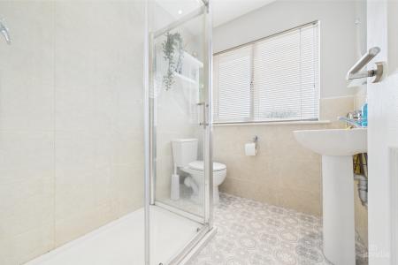 4 bedroom Detached house for sale in Warwick Drive, Barton-upon-Humber, North Lincolnshire, DN18