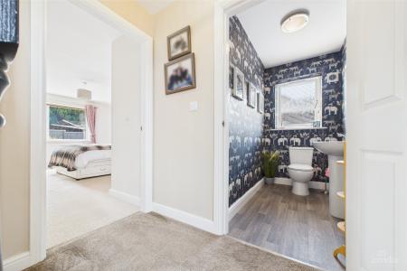 4 bedroom Detached house for sale in Warwick Drive, Barton-upon-Humber, North Lincolnshire, DN18