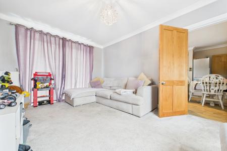 3 bedroom Semi-detached house for sale in Providence Crescent, Barton-upon-Humber, North Lincolnshire, DN18