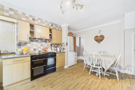 3 bedroom Semi-detached house for sale in Providence Crescent, Barton-upon-Humber, North Lincolnshire, DN18