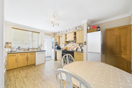 3 bedroom Semi-detached house for sale in Providence Crescent, Barton-upon-Humber, North Lincolnshire, DN18