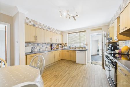 3 bedroom Semi-detached house for sale in Providence Crescent, Barton-upon-Humber, North Lincolnshire, DN18