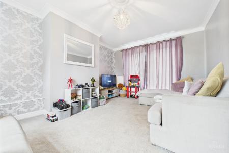 3 bedroom Semi-detached house for sale in Providence Crescent, Barton-upon-Humber, North Lincolnshire, DN18