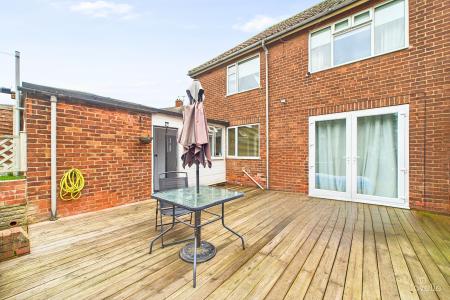 3 bedroom Semi-detached house for sale in Providence Crescent, Barton-upon-Humber, North Lincolnshire, DN18