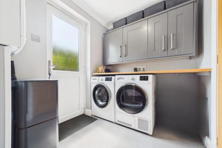 3 bedroom Detached bungalow for sale in North Street, Barrow-upon-Humber, North Lincolnshire, DN19