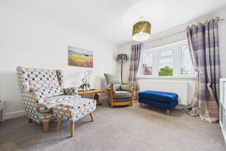 3 bedroom Detached bungalow for sale in North Street, Barrow-upon-Humber, North Lincolnshire, DN19