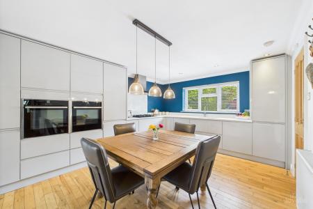 3 bedroom Detached bungalow for sale in North Street, Barrow-upon-Humber, North Lincolnshire, DN19