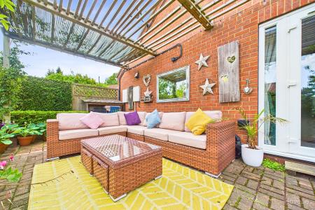 3 bedroom Detached bungalow for sale in North Street, Barrow-upon-Humber, North Lincolnshire, DN19