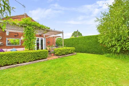 3 bedroom Detached bungalow for sale in North Street, Barrow-upon-Humber, North Lincolnshire, DN19