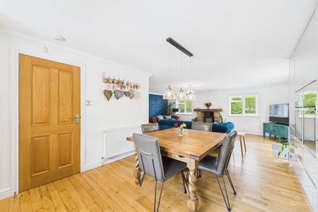 3 bedroom Detached bungalow for sale in North Street, Barrow-upon-Humber, North Lincolnshire, DN19