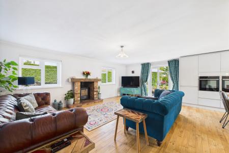 3 bedroom Detached bungalow for sale in North Street, Barrow-upon-Humber, North Lincolnshire, DN19