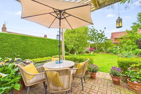 3 bedroom Detached bungalow for sale in North Street, Barrow-upon-Humber, North Lincolnshire, DN19