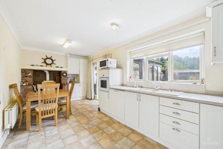 2 bedroom Semi-detached house for sale in Killingholme Road, Ulceby, North Lincolnshire, DN39