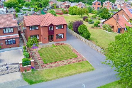4 bedroom Detached house for sale in Horkstow Road, Barton-upon-Humber, North Lincolnshire, DN18