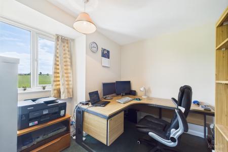 4 bedroom Detached house for sale in Horkstow Road, Barton-upon-Humber, North Lincolnshire, DN18