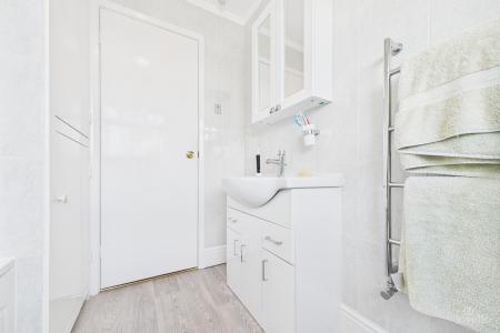 4 bedroom Detached house for sale in Horkstow Road, Barton-upon-Humber, North Lincolnshire, DN18