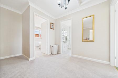 4 bedroom Detached house for sale in Horkstow Road, Barton-upon-Humber, North Lincolnshire, DN18