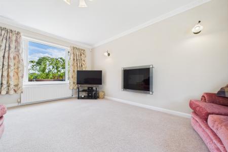 4 bedroom Detached house for sale in Horkstow Road, Barton-upon-Humber, North Lincolnshire, DN18