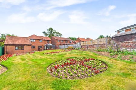 4 bedroom Detached house for sale in Horkstow Road, Barton-upon-Humber, North Lincolnshire, DN18