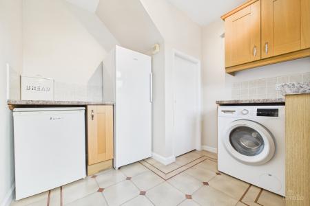 4 bedroom Detached house for sale in Horkstow Road, Barton-upon-Humber, North Lincolnshire, DN18