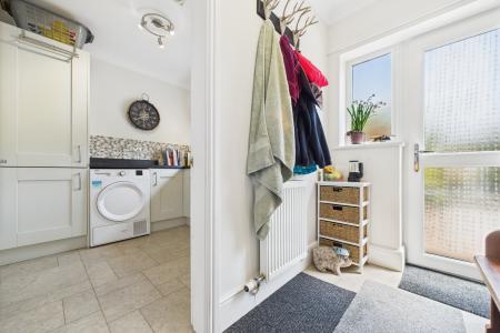 5 bedroom Detached house for sale in Willow Gardens, Barrow-upon-Humber, North Lincolnshire, DN19