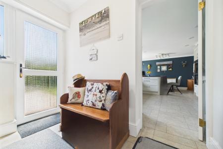 5 bedroom Detached house for sale in Willow Gardens, Barrow-upon-Humber, North Lincolnshire, DN19