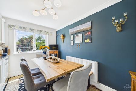 5 bedroom Detached house for sale in Willow Gardens, Barrow-upon-Humber, North Lincolnshire, DN19