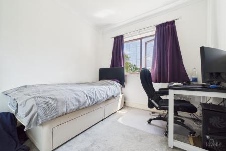 5 bedroom Detached house for sale in Willow Gardens, Barrow-upon-Humber, North Lincolnshire, DN19