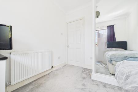 5 bedroom Detached house for sale in Willow Gardens, Barrow-upon-Humber, North Lincolnshire, DN19