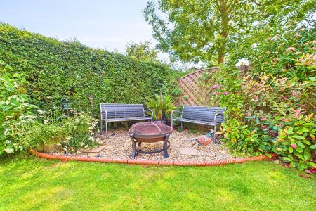 5 bedroom Detached house for sale in Willow Gardens, Barrow-upon-Humber, North Lincolnshire, DN19