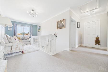 5 bedroom Detached house for sale in Willow Gardens, Barrow-upon-Humber, North Lincolnshire, DN19