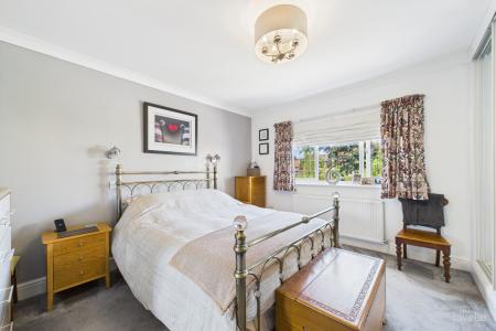 5 bedroom Detached house for sale in Willow Gardens, Barrow-upon-Humber, North Lincolnshire, DN19