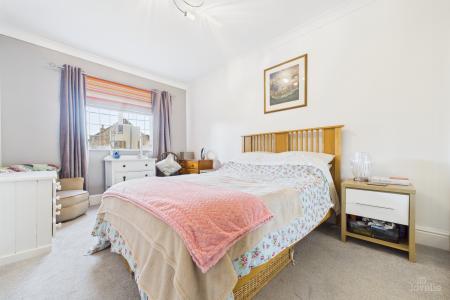 5 bedroom Detached house for sale in Willow Gardens, Barrow-upon-Humber, North Lincolnshire, DN19