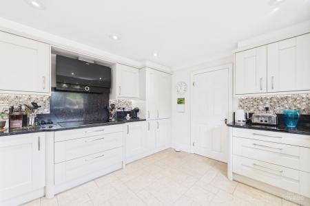 5 bedroom Detached house for sale in Willow Gardens, Barrow-upon-Humber, North Lincolnshire, DN19