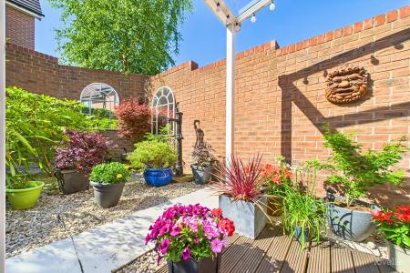 3 bedroom End of terrace house for sale in Clipson Crest, Barton-upon-Humber, North Lincolnshire, DN18