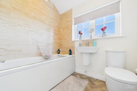 3 bedroom End of terrace house for sale in Clipson Crest, Barton-upon-Humber, North Lincolnshire, DN18