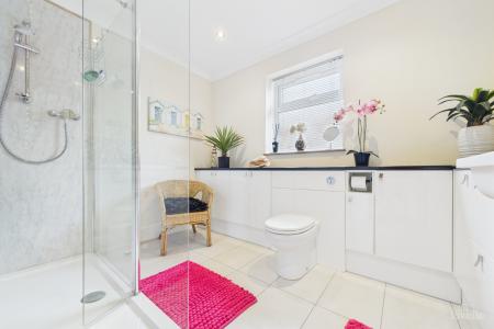 4 bedroom Detached house for sale in Eastfield Road, Barton-upon-Humber, North Lincolnshire, DN18