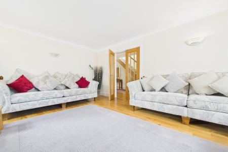 4 bedroom Detached house for sale in Eastfield Road, Barton-upon-Humber, North Lincolnshire, DN18