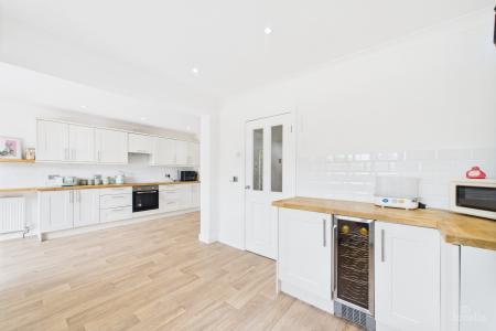 3 bedroom Link detached house for sale in Townside, East Halton, North Lincolnshire, DN40