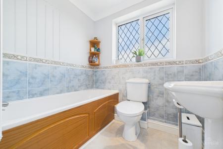 3 bedroom Detached house for sale in The Bridles, Goxhill, North Lincolnshire, DN19