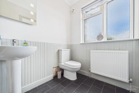 3 bedroom Semi-detached house for sale in Grange Avenue, Barton-upon-Humber, North Lincolnshire, DN18