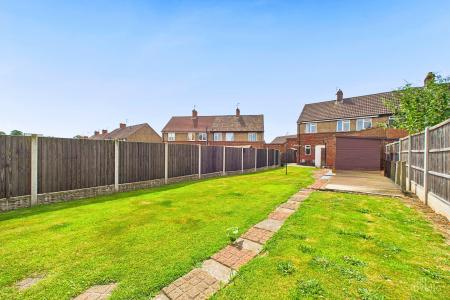 3 bedroom Semi-detached house for sale in Grange Avenue, Barton-upon-Humber, North Lincolnshire, DN18