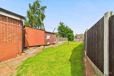 3 bedroom Semi-detached house for sale in Grange Avenue, Barton-upon-Humber, North Lincolnshire, DN18