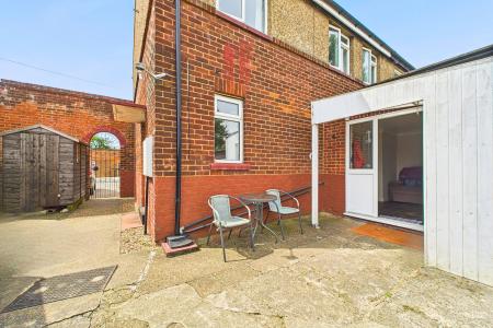 3 bedroom Semi-detached house for sale in Grange Avenue, Barton-upon-Humber, North Lincolnshire, DN18