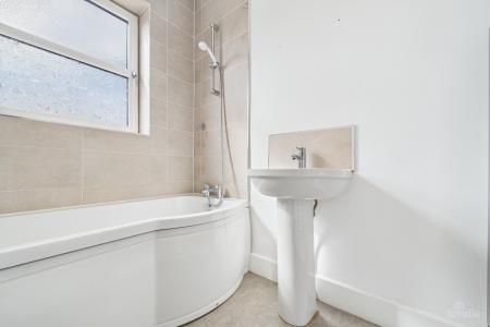 3 bedroom Semi-detached house for sale in West Street, Winterton, North Lincolnshire, DN15