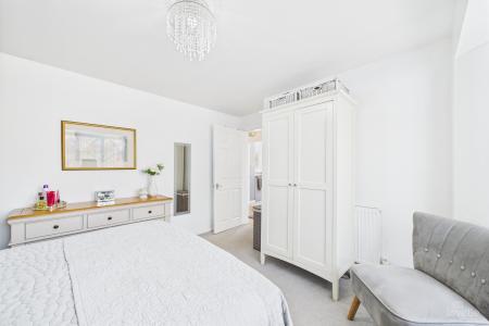 2 bedroom Detached bungalow for sale in High Street, Wootton, North Lincolnshire, DN39