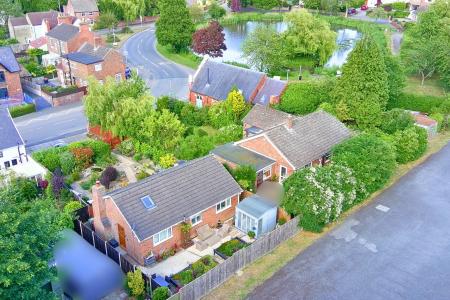 2 bedroom Detached bungalow for sale in High Street, Wootton, North Lincolnshire, DN39