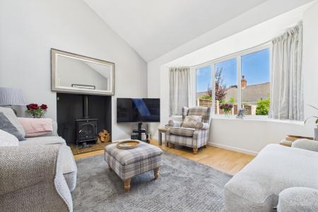 2 bedroom Detached bungalow for sale in High Street, Wootton, North Lincolnshire, DN39