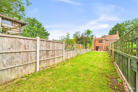 2 bedroom Terraced House for sale in Lords Lane, Barrow-upon-Humber, North Lincolnshire, DN19
